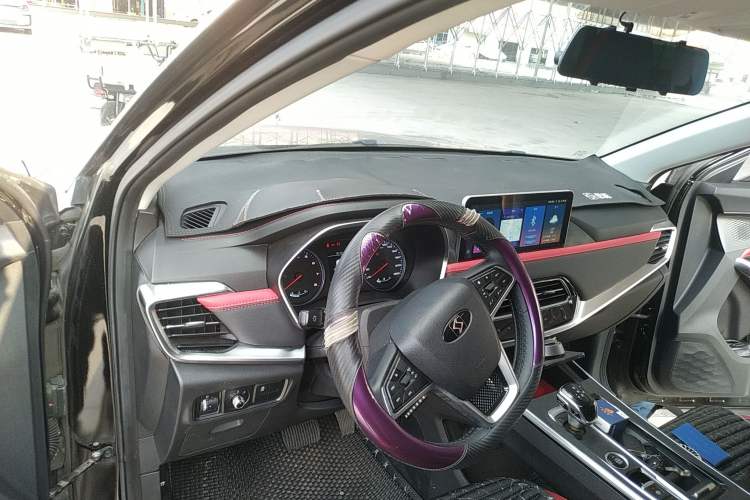 Used SOL X8 2021 300T DCT Luxury Smart Connect Edition 6 Seats Center Console