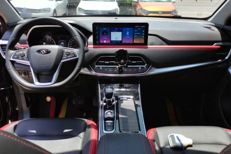 Used SOL X8 2021 300T DCT Prestige Smart Connectivity Edition 5-seater Center Console