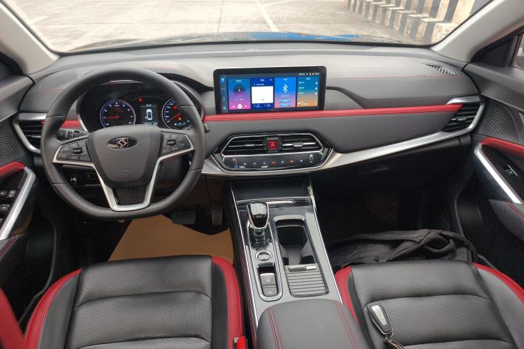 Used SOL X8 2021 300T DCT Leading Smart Connectivity Version 7 Seats Center Console