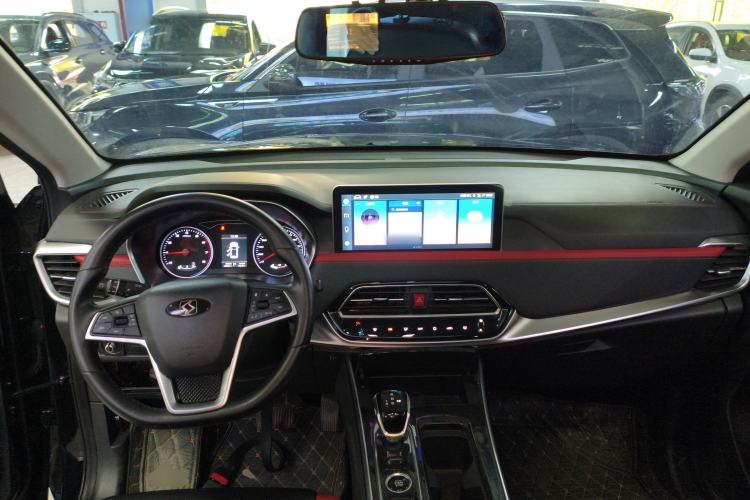 Used SOL X8 2021 300T DCT Leading Smart Connectivity Version 7 Seats Center Console