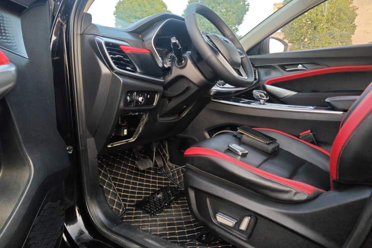 Used SOL X8 2021 300T DCT Prestige Smart Connectivity Edition 5-seater Driver Seat