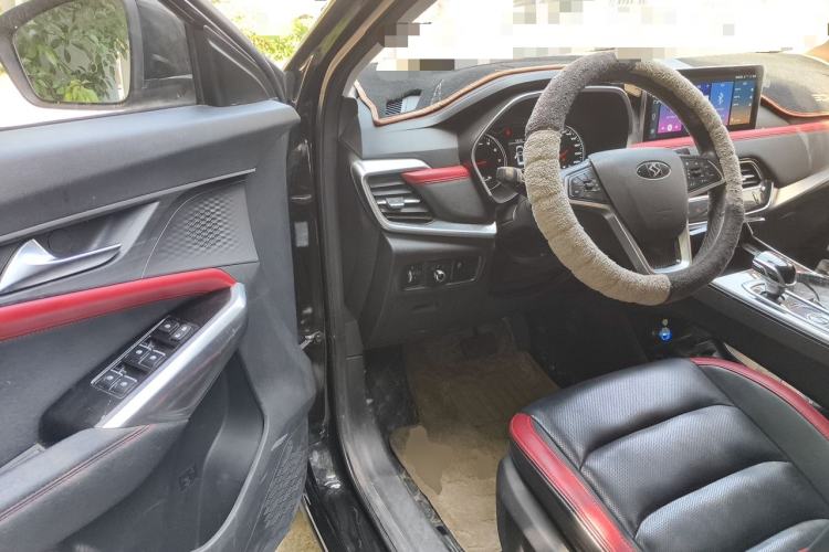 Used SOL X8 2021 300T DCT Leading Smart Connectivity Version 7 Seats Driver Seat