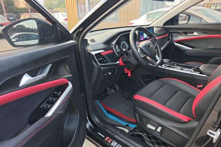 Used SOL X8 2021 300T DCT Luxury Smart Connect Edition 5 Seats Driver Seat
