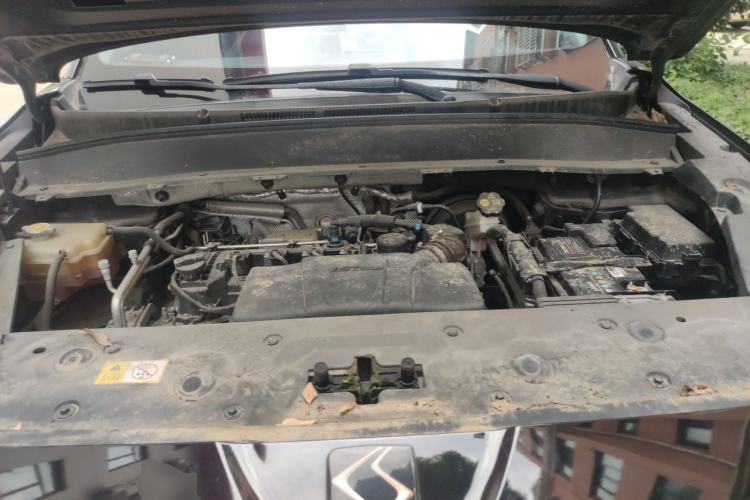 Used SOL X8 2021 300T DCT Leading Smart Connectivity Version 6 Seats Engine Bay