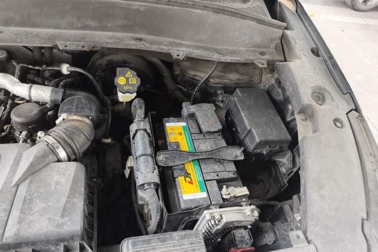 Used SOL X8 2021 300T DCT Prestige Smart Connect Edition 7 Seats Engine Bay Left