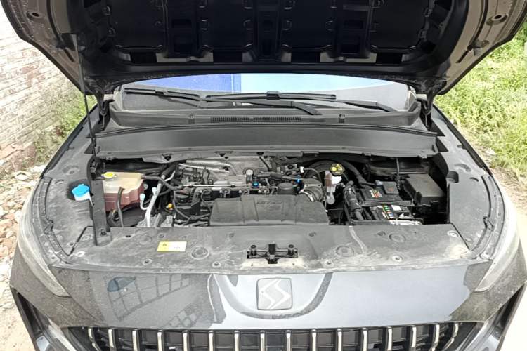 Used SOL X8 2021 300T DCT Panoramic Luxury Edition 5 Seats Engine Bay