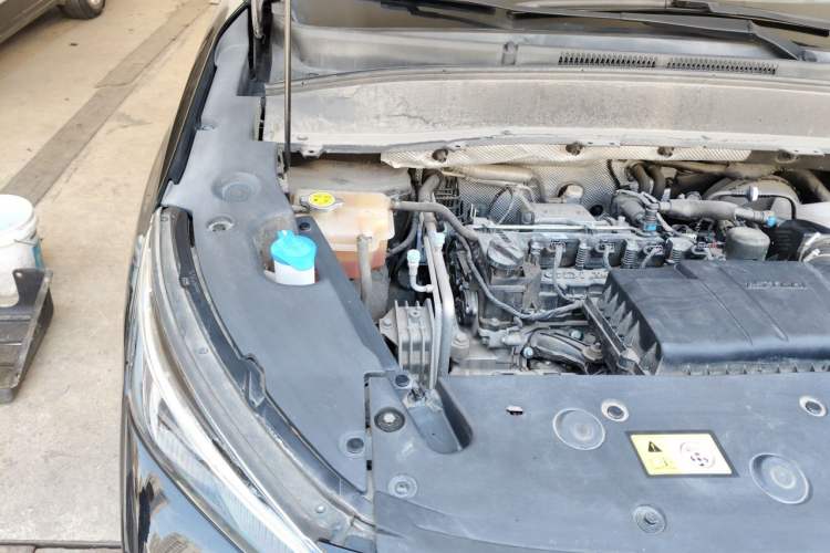 Used SOL X8 2021 300T DCT Leading Smart Connectivity Version 6 Seats Engine Bay Right