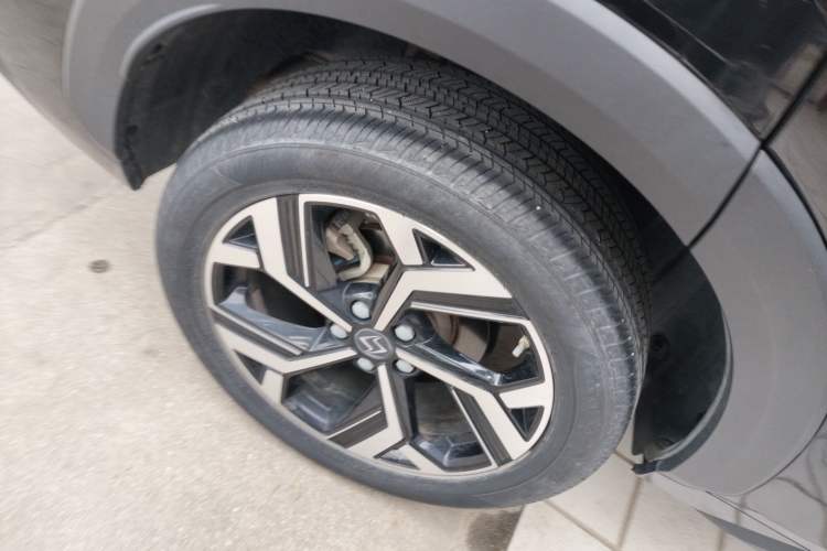 Used SOL X8 2021 300T Manual Panoramic Luxury Edition 5 Seats Exterior 3