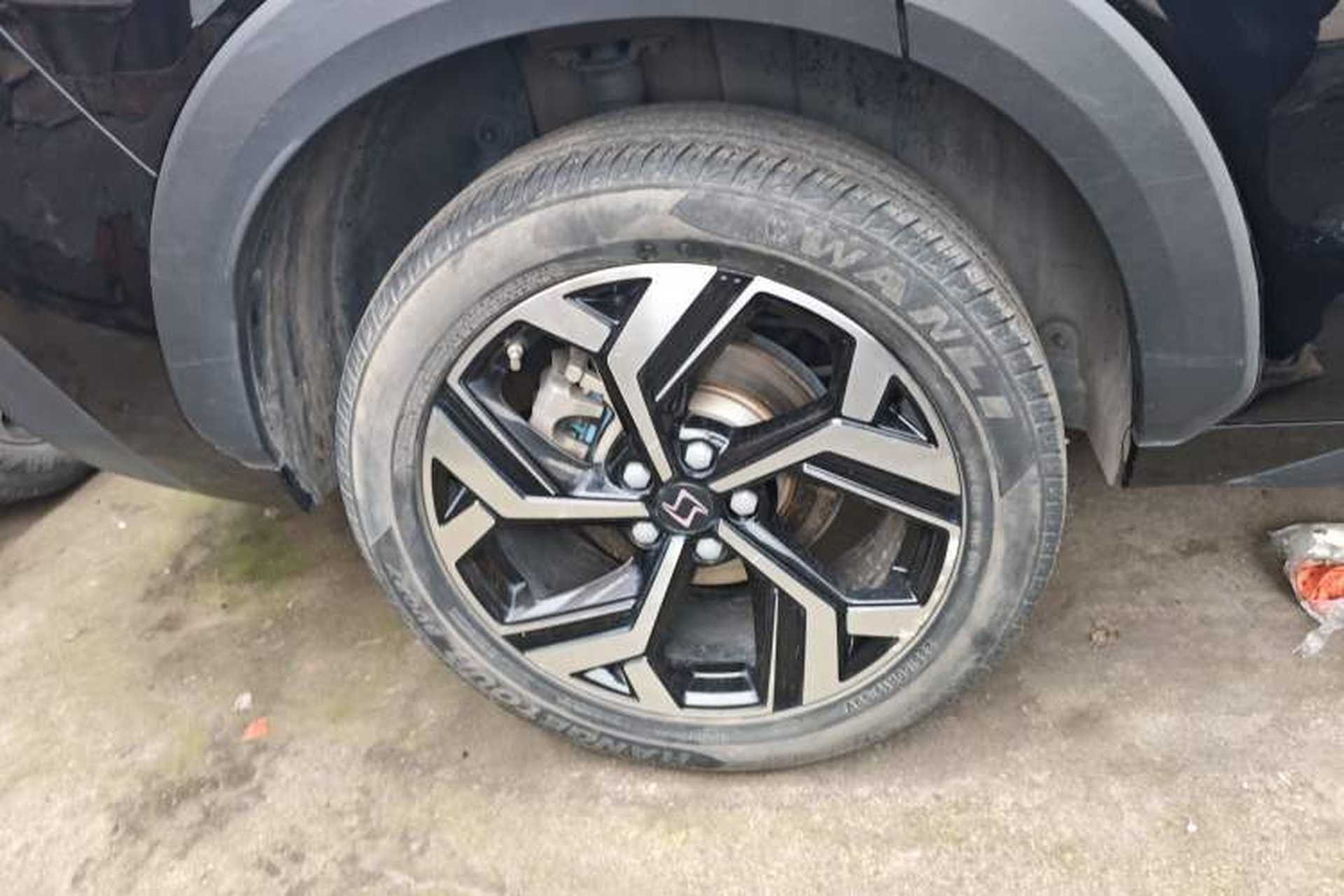 Used SOL X8 2021 300T DCT Leading Smart Connectivity Version 7 Seats Exterior 5
