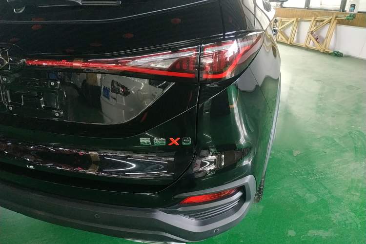 Used SOL X8 2021 300T DCT Leading Smart Connectivity Version 7 Seats Exterior 6