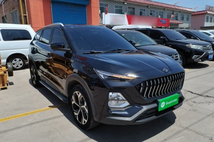 Used SOL X8 2021 300T DCT Prestige Smart Connectivity Edition 5-seater Front Right 45 Deg