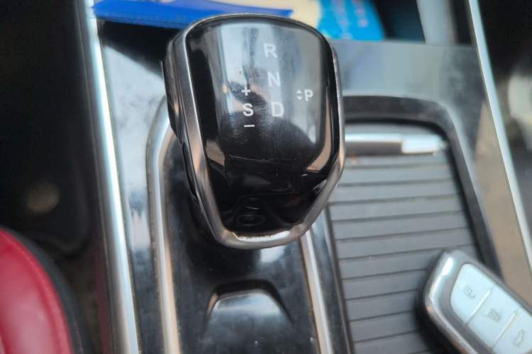 Used SOL X8 2021 300T DCT Leading Smart Connectivity Version 7 Seats Gear Lever