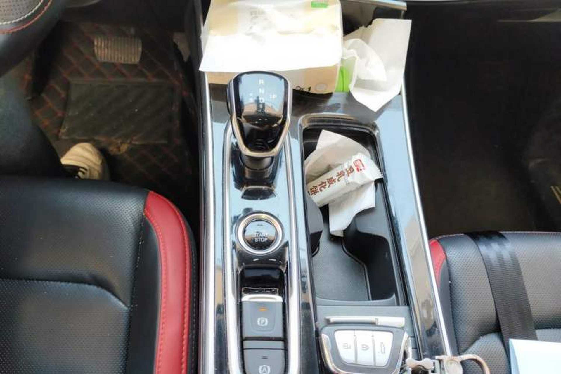 Used SOL X8 2021 300T DCT Leading Smart Connectivity Version 6 Seats Gear Lever