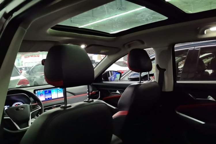 Used SOL X8 2021 300T DCT Leading Smart Connectivity Version 6 Seats Headliner