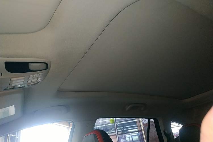 Used SOL X8 2021 300T DCT Leading Smart Connectivity Version 7 Seats Headliner
