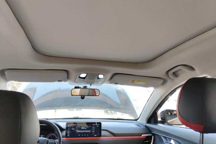 Used SOL X8 2021 300T DCT Leading Smart Connectivity Version 6 Seats Headliner