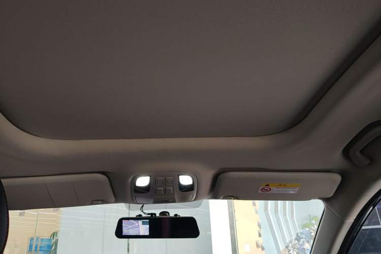 Used SOL X8 2021 300T DCT Leading Smart Connectivity Version 7 Seats Headliner