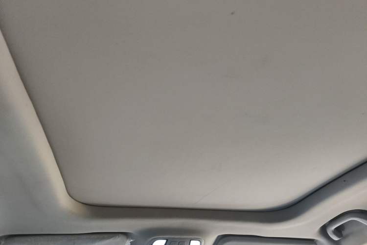 Used SOL X8 2021 300T DCT Leading Smart Connectivity Version 7 Seats Headliner