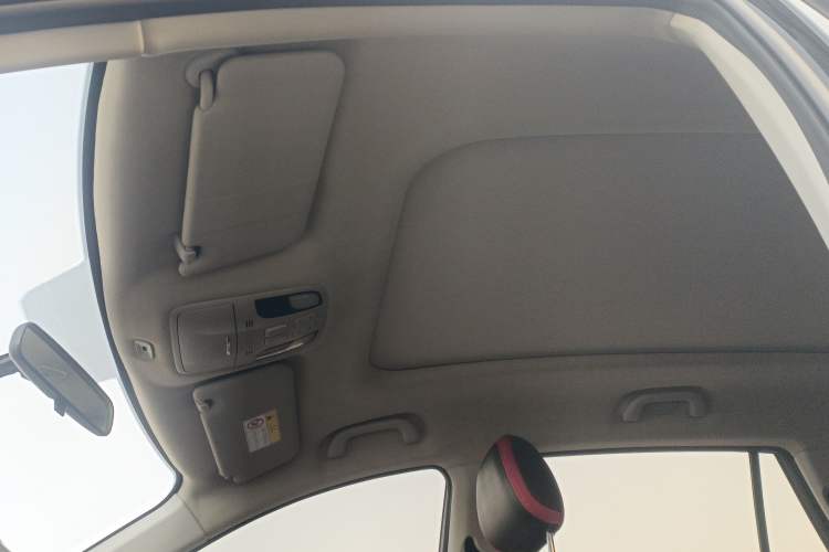 Used SOL X8 2021 300T DCT Leading Smart Connectivity Version 7 Seats Headliner