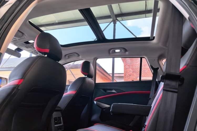 Used SOL X8 2021 Revised 300T Manual Luxury Smart Connect Edition 5 Seats Headliner