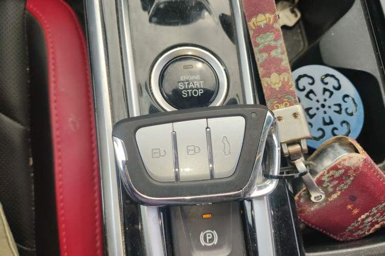 Used SOL X8 2021 300T DCT Leading Smart Connectivity Version 7 Seats Interior 1