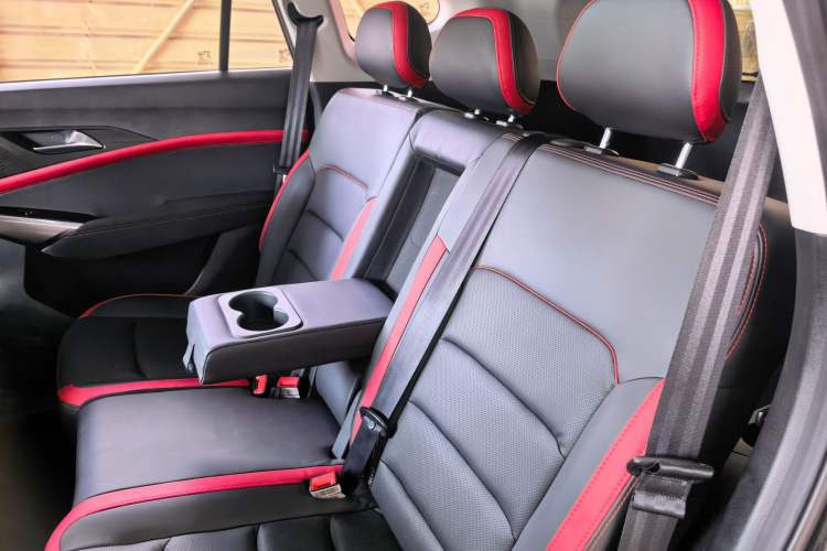 Used SOL X8 2021 Revised 300T Manual Luxury Smart Connect Edition 5 Seats Interior 2