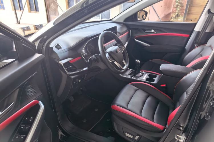 Used SOL X8 2021 Revised 300T Manual Luxury Smart Connect Edition 5 Seats Interior 3
