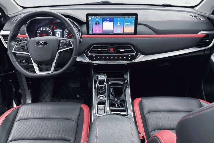Used SOL X8 2021 300T DCT Leading Smart Connectivity Version 6 Seats Interior 5