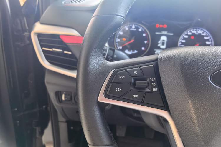 Used SOL X8 2021 Revised 300T Manual Luxury Smart Connect Edition 5 Seats Interior 8