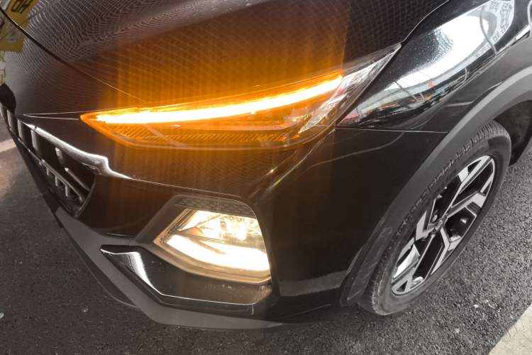 Used SOL X8 2021 300T DCT Leading Smart Connectivity Version 7 Seats Left Front Headlight