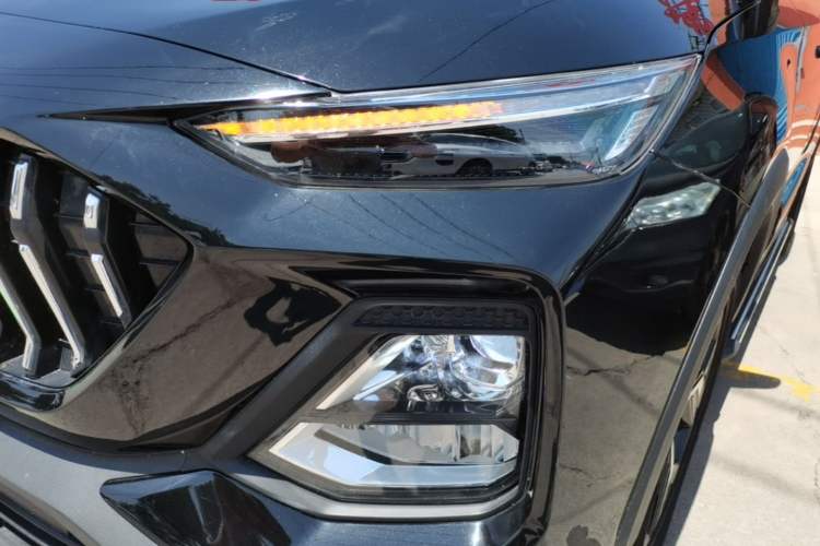 Used SOL X8 2021 300T DCT Prestige Smart Connectivity Edition 5-seater Left Front Headlight