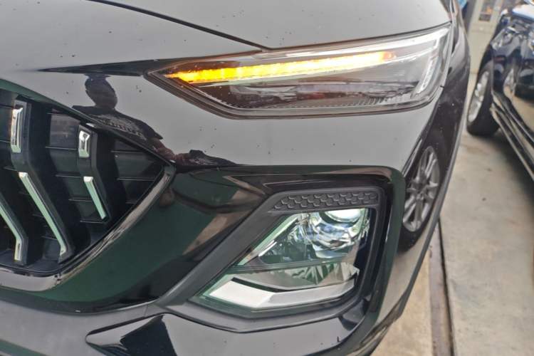 Used SOL X8 2021 300T DCT Prestige Smart Connect Edition 7 Seats Left Front Headlight