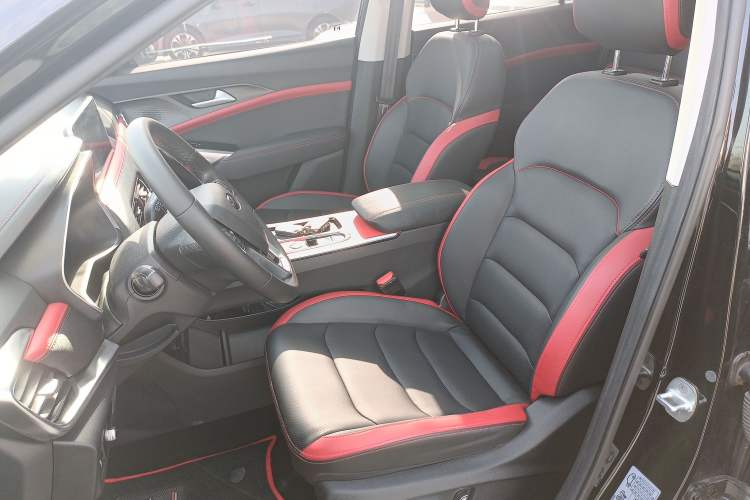 Used SOL X8 2021 300T DCT Luxury Smart Connect Edition 6 Seats Left Front Seat