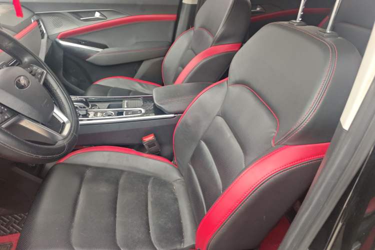 Used SOL X8 2021 300T DCT Leading Smart Connectivity Version 7 Seats Left Front Seat