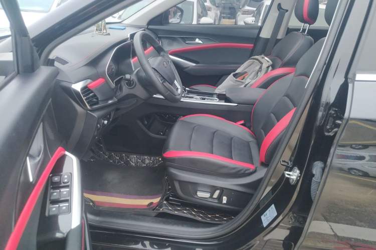 Used SOL X8 2021 300T DCT Leading Smart Connectivity Version 7 Seats Left Front Seat