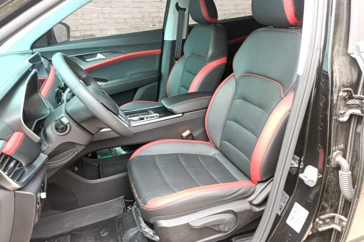 Used SOL X8 2021 300T DCT Panoramic Luxury Edition 5 Seats Left Front Seat