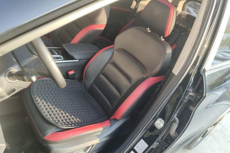 Used SOL X8 2021 300T DCT Leading Smart Connectivity Version 6 Seats Left Front Seat