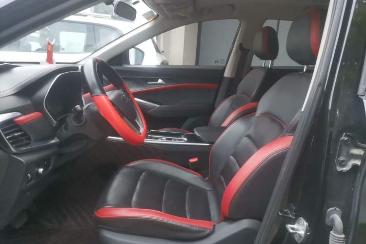 Used SOL X8 2021 300T DCT Luxury Smart Connect Edition 7 Seats Left Front Seat