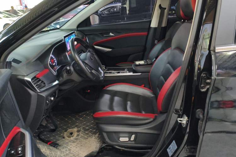 Used SOL X8 2021 300T DCT Leading Smart Connectivity Version 7 Seats Left Front Seat