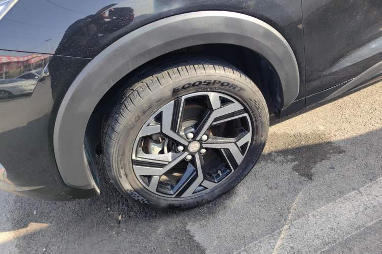 Used SOL X8 2021 300T DCT Luxury Smart Connect Edition 5 Seats Left Front Wheel Hub
