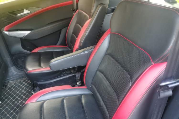 Used SOL X8 2021 300T DCT Panoramic Luxury Edition 6 Seats Left Rear Seat