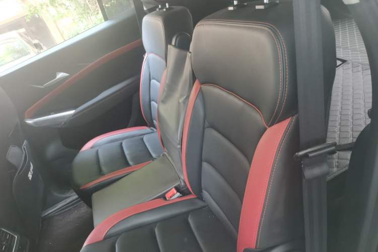 Used SOL X8 2021 300T DCT Panoramic Luxury Edition 6 Seats Left Rear Seat
