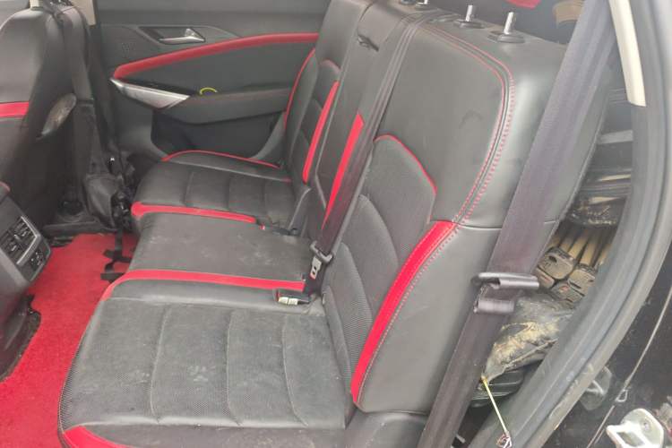 Used SOL X8 2021 300T DCT Leading Smart Connectivity Version 7 Seats Left Rear Seat