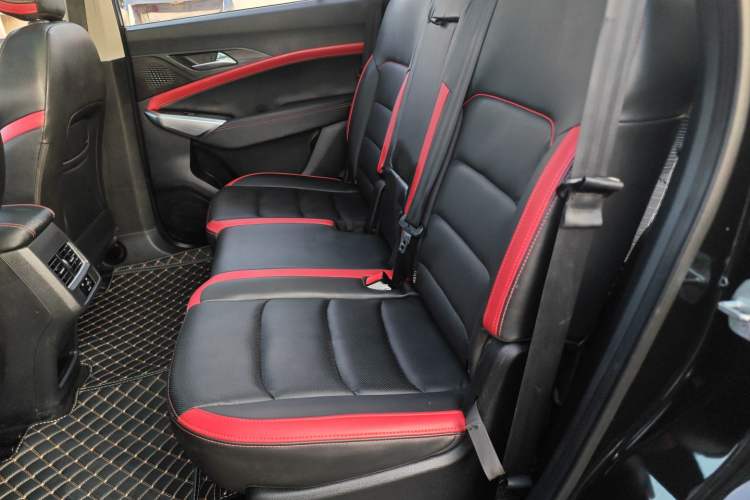 Used SOL X8 2021 300T DCT Prestige Smart Connectivity Edition 5-seater Left Rear Seat