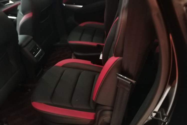 Used SOL X8 2021 300T DCT Leading Smart Connectivity Version 6 Seats Left Rear Seat
