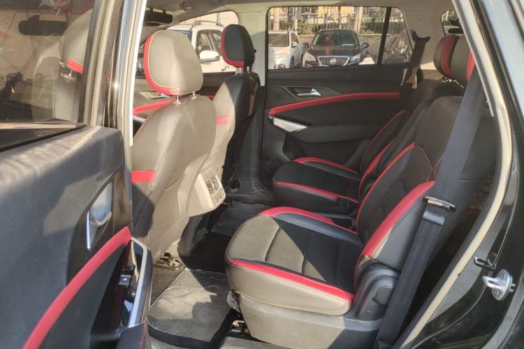 Used SOL X8 2021 300T DCT Leading Smart Connectivity Version 6 Seats Left Rear Seat