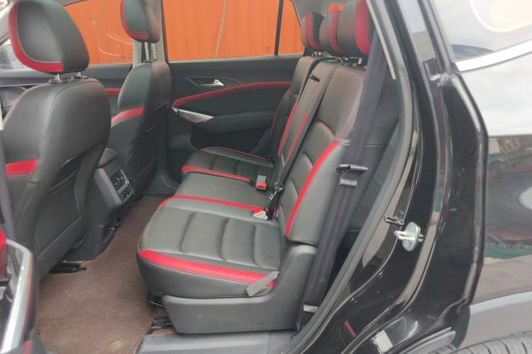 Used SOL X8 2021 300T DCT Leading Smart Connectivity Version 7 Seats Left Rear Seat