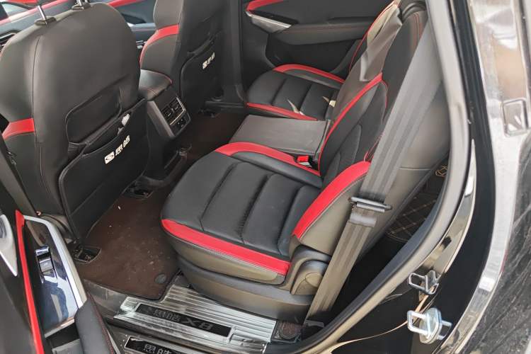 Used SOL X8 2021 300T DCT Panoramic Luxury Edition 6 Seats Left Rear Seat