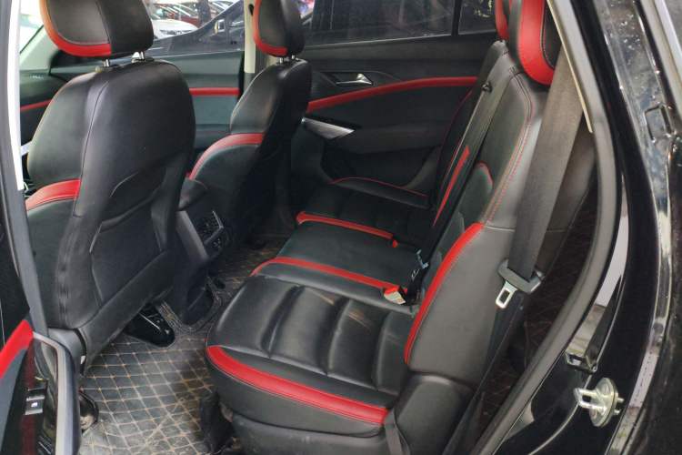 Used SOL X8 2021 300T DCT Leading Smart Connectivity Version 7 Seats Left Rear Seat