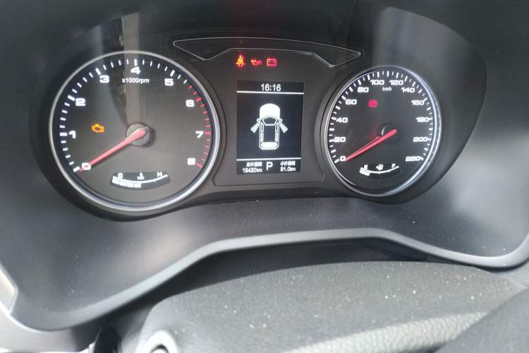 Used SOL X8 2021 300T DCT Luxury Smart Connect Edition 6 Seats Odometer Close Up